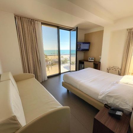 Hotel Arlecchino San Benedetto del Tronto Esterno foto