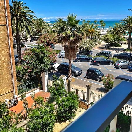 Hotel Arlecchino San Benedetto del Tronto Esterno foto