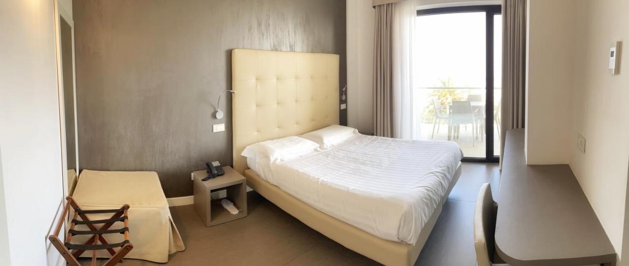 Hotel Arlecchino San Benedetto del Tronto Esterno foto