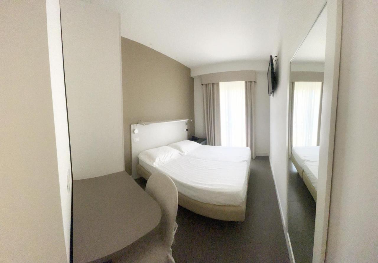 Hotel Arlecchino San Benedetto del Tronto Esterno foto