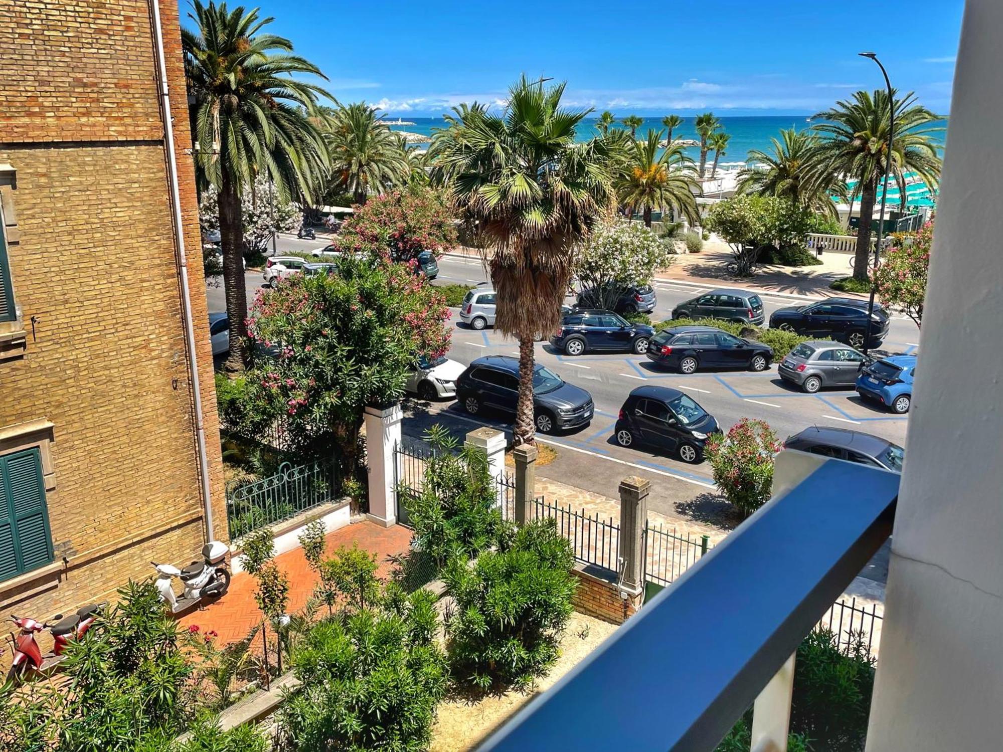 Hotel Arlecchino San Benedetto del Tronto Esterno foto