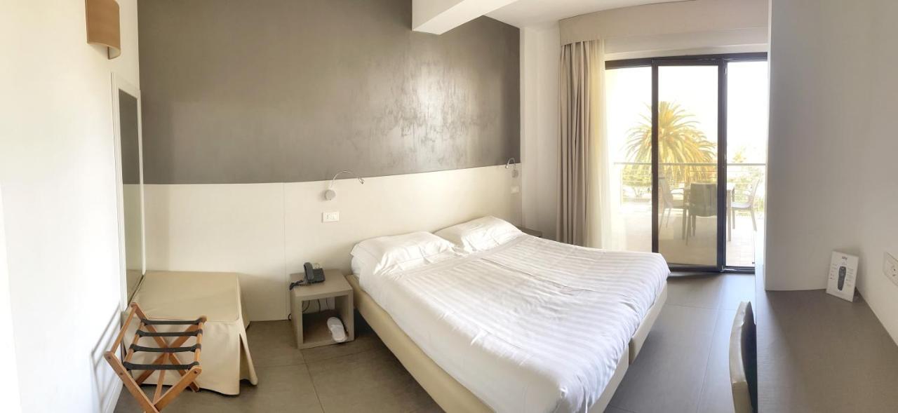 Hotel Arlecchino San Benedetto del Tronto Esterno foto