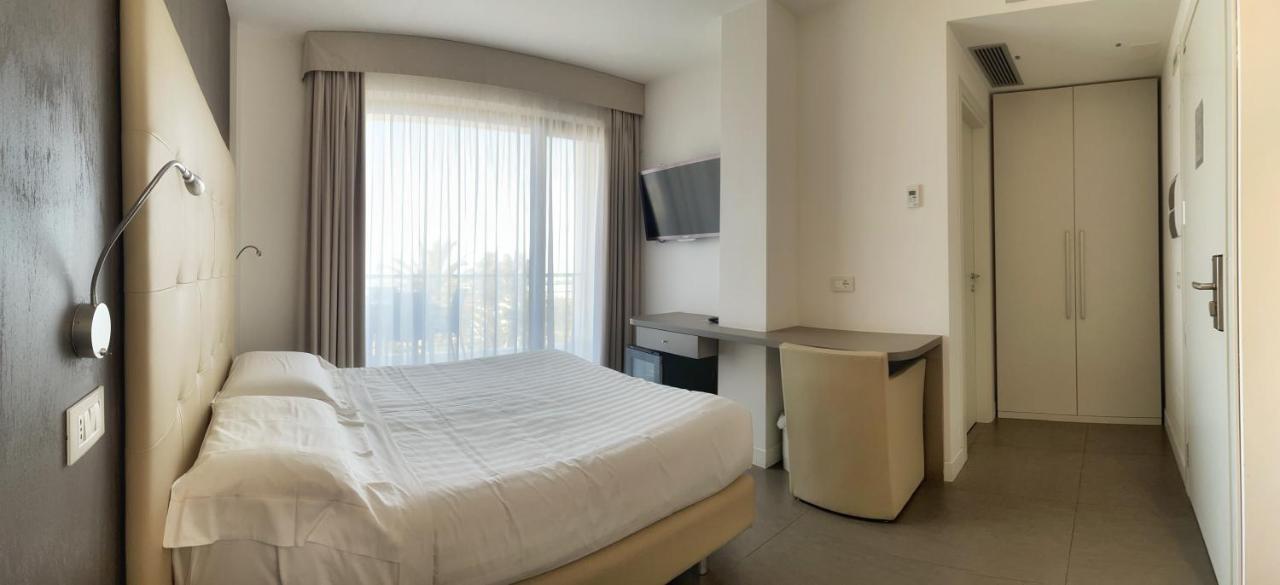 Hotel Arlecchino San Benedetto del Tronto Esterno foto